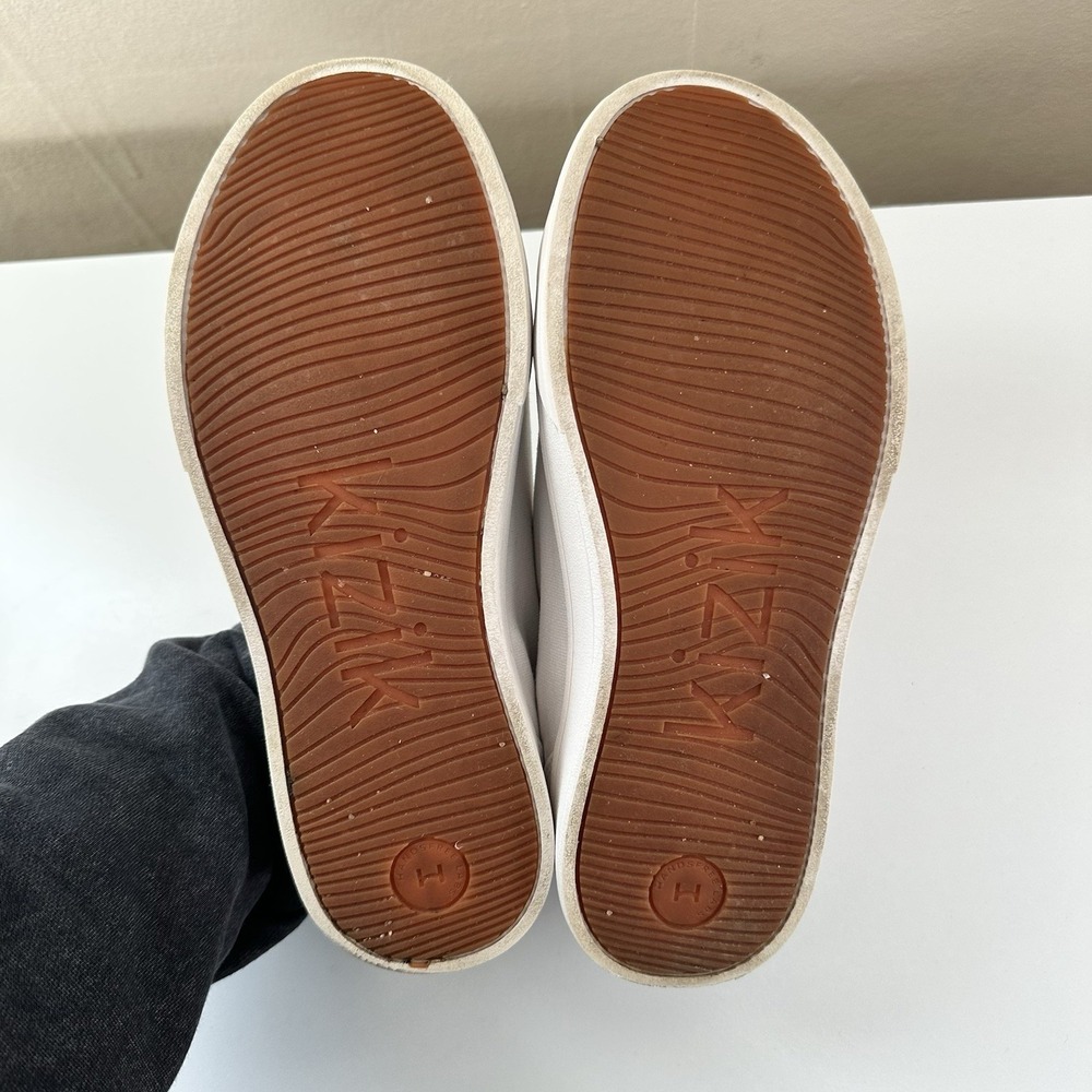 Kizik Irvine Sneaker Size 9.5 Wide Womens White Slip On Hands Free Low Profile - Picture 8 of 8